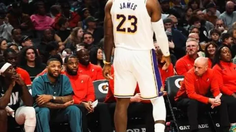 “艾因客场挑战，能否再创佳绩？6胜4负前景，能否突破悬念？”